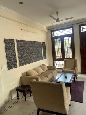 Team Area in 3 BHK Builder Floor at Sector 45 – for Rent