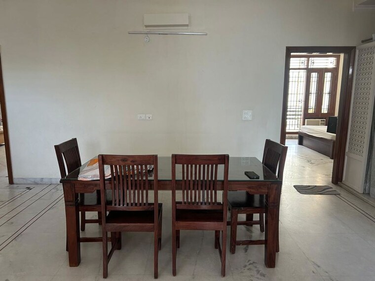 Living Room, sector 45 3 Bedroom 270 Sq.Yd. Builder Floor In Sector 45 Gurgaon 10307722