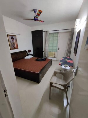 Team Area in 3 BHK Apartment at BPTP Amstoria, Sector 102 – for Rent