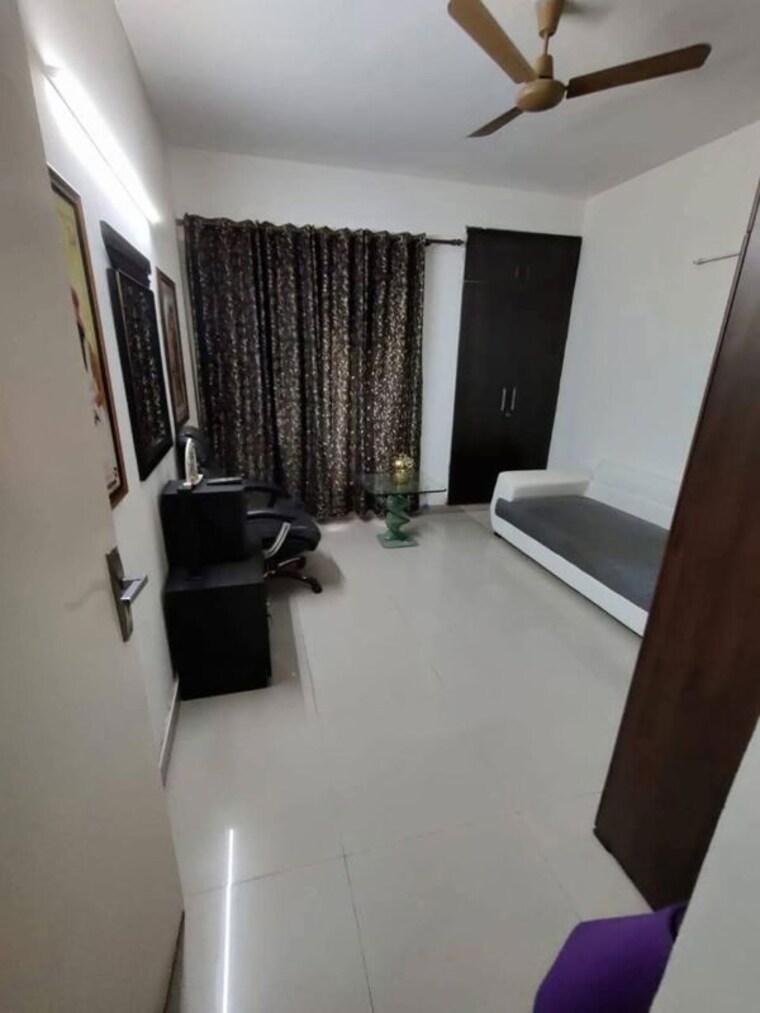 Team Area, bptp-amstoria 3 Bedroom 2700 Sq.Ft. Apartment In Sector 102 Gurgaon 10307734