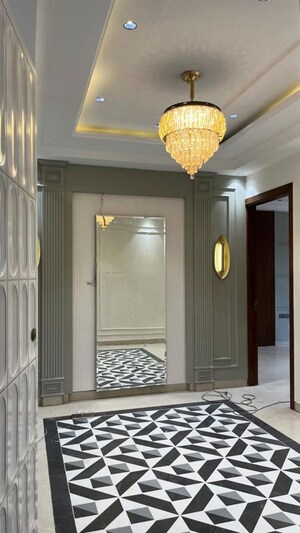 Building Lobby in 4 BHK Builder Floor at Ansal API Esencia, Sector 67 – for Rent