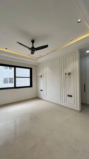 Room in 4 BHK Builder Floor at Ansal API Esencia, Sector 67 – for Rent