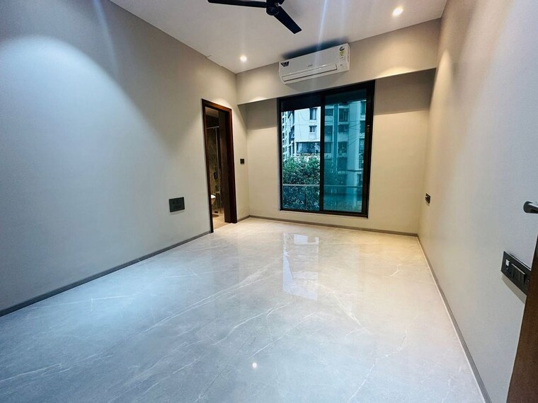 Room, khar west 3 Bedroom 1100 Sq.Ft. Apartment In Khar West Mumbai 10307733