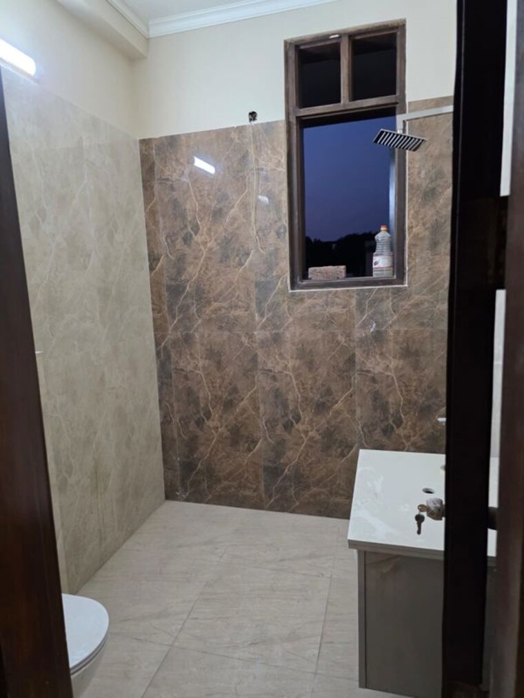Bathroom, new industrial township 3 3 Bedroom 150 Sq.Yd. Builder Floor In New Industrial Township 3 Faridabad 10307901
