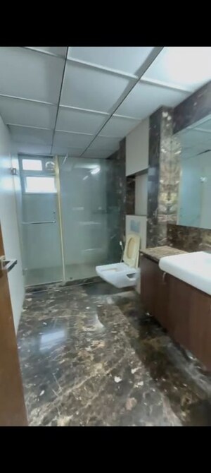 Attached Bathroom in 3.5 BHK Apartment at Cunningham Road – for Rent