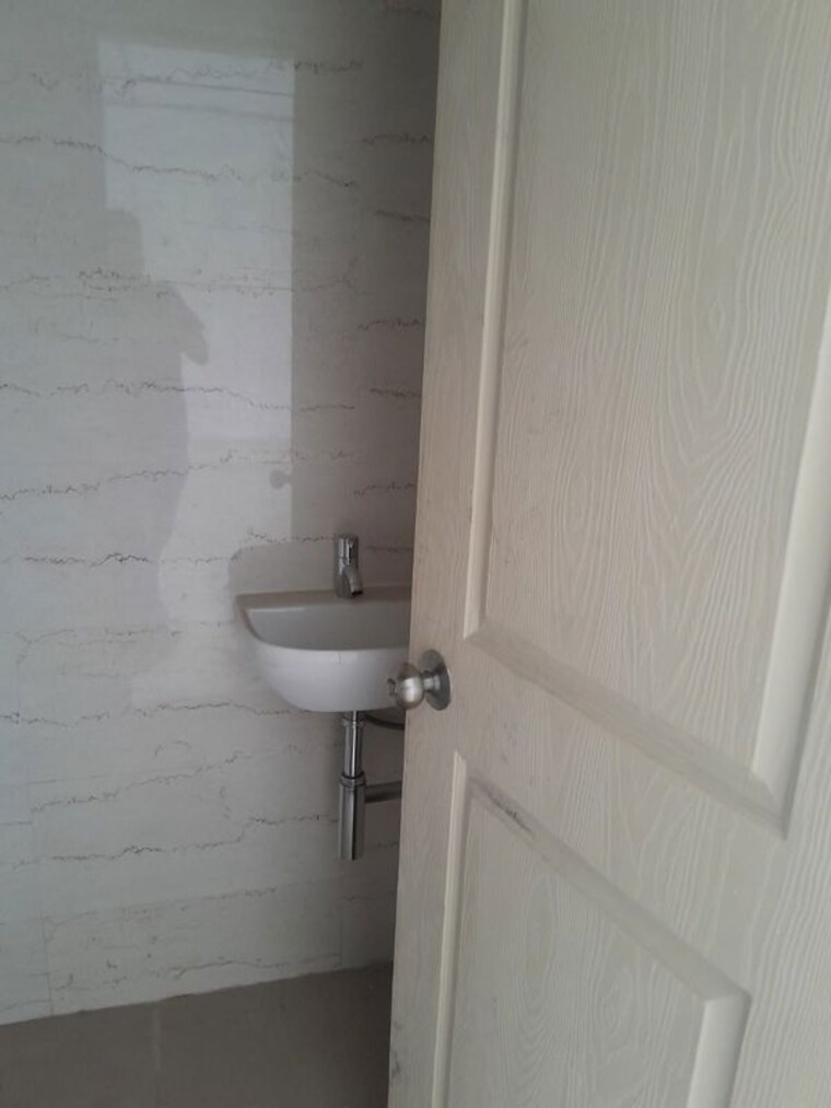 Bathroom, borivali east Commercial Office Space 435 Sq.Ft. In Borivali East Mumbai 10307895