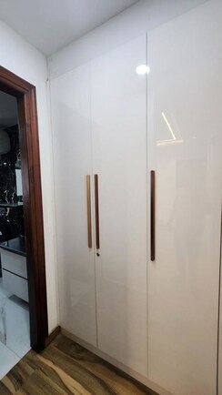 3 BHK + Pooja Room,Servant Room,Study Room,Extra Room,Basement,Store Room Builder Floor For Rent in Smart World Orchard