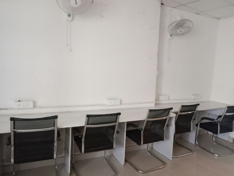 Team Area, gaur-city-2 Commercial Office Space 550 Sq.Ft. In Gaur City 2 Greater Noida 10308172