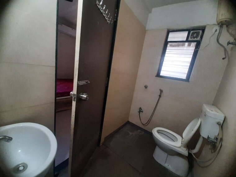 Bathroom, savarkar nagar 2 Bedroom 1170 Sq.Ft. Apartment In Savarkar Nagar Nashik 10303373