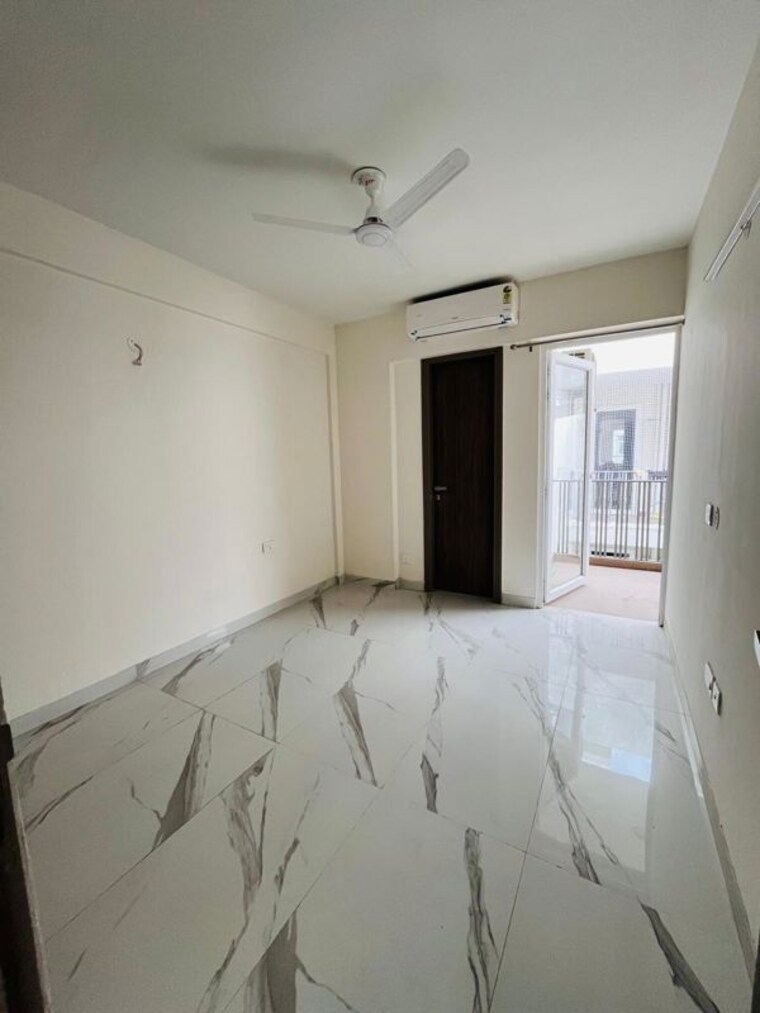 Bedroom, smart-world-orchard 3 Bedroom 1718 Sq.Ft. Apartment In Sector 61 Gurgaon 10308093