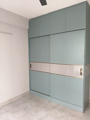 Room in 3 BHK Apartment at Signature Global City, Sector 37d – for Rent