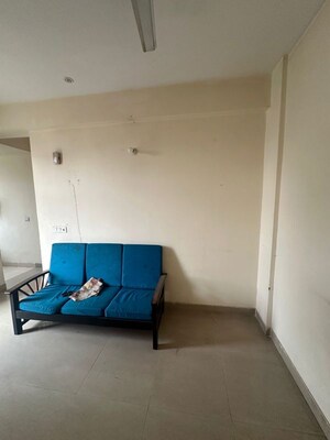 Furnished Amenities in 2 BHK Apartment at Shree Vardhman Mantra, Sector 67 – for Rent