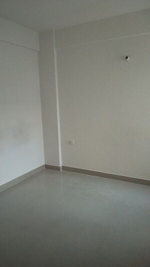 Room in 2 BHK Apartment at Shree Vardhman Mantra, Sector 67 – for Rent