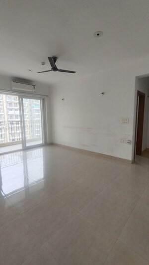 Room in 3.5 BHK Apartment at ATS Nobility, Sector 4 Greater Noida – for Rent
