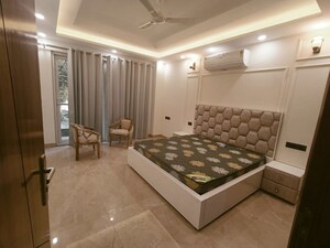 Living Room in 3 BHK Builder Floor at South City 1 – for Rent