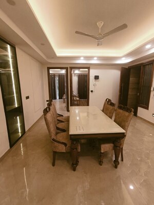 Living Room in 3 BHK Builder Floor at South City 1 – for Rent