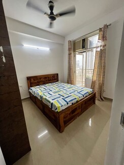 2 BHK Apartment For Rent in Shree Vardhman Mantra