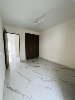 Room in 4 BHK Apartment at BPTP Park Prime, Sector 66 – for Rent