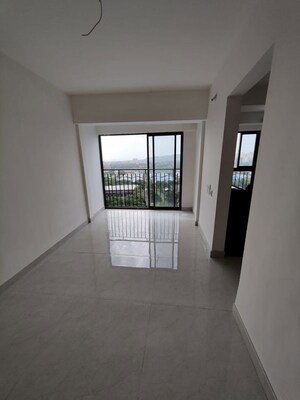 Room in 1 BHK Apartment at DG Land Sheetal Trimurti, Malad East – for Sale