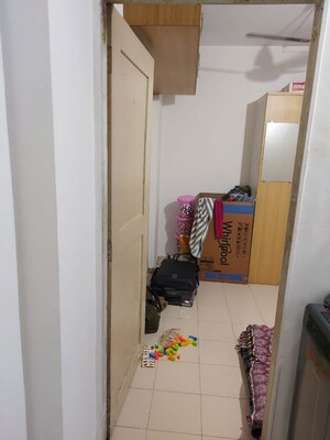 Furnished Amenities in 1 BHK Apartment at DG Land Sheetal Trimurti, Malad East – for Sale