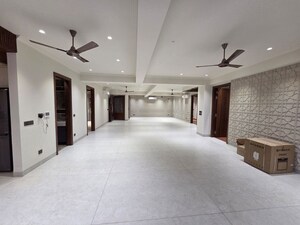 3 BHK Builder Floor For Rent in Sector 33
