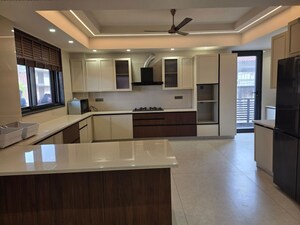 Kitchen in 3 BHK Builder Floor at Sector 33 – for Rent