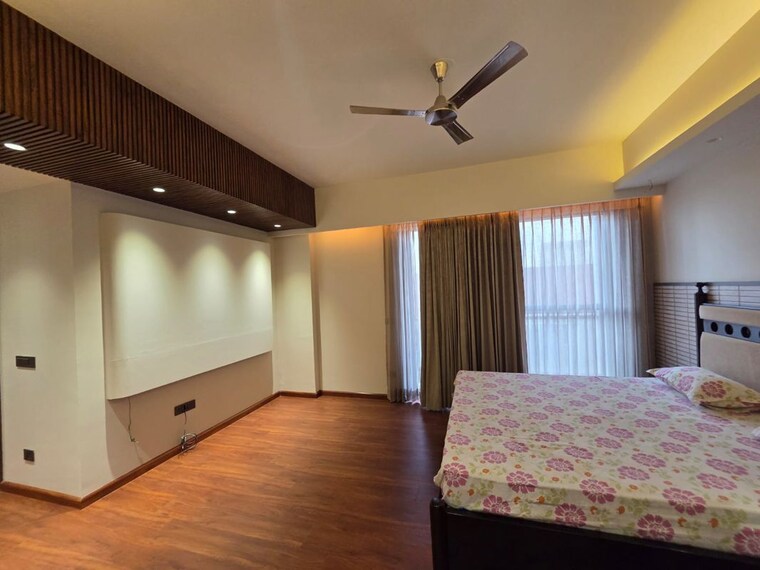 Bedroom, sector 33 3 Bedroom 500 Sq.Yd. Builder Floor In Sector 33 Gurgaon 10308692