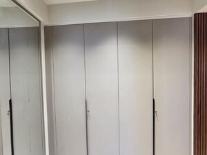 Building Lobby in 3 BHK Builder Floor at Sector 33 – for Rent