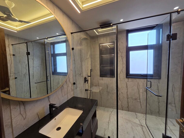 Kitchen, sector 33 3 Bedroom 500 Sq.Yd. Builder Floor In Sector 33 Gurgaon 10308692