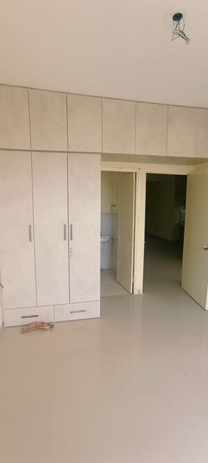 Room in 2 BHK Apartment at Pyramid Midtown, Sector 59 – for Rent