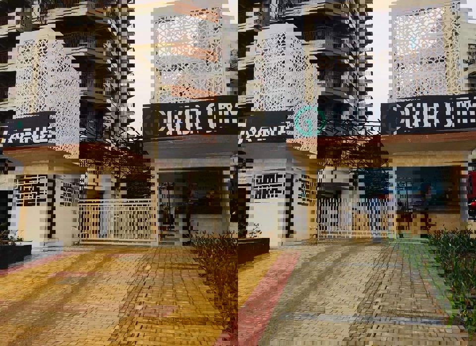 3 BHK 1350 Sq.Ft. Apartment in Gaur City 7th Avenue