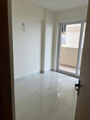 Room in 2 BHK Apartment at Shapoorji Pallonji Joyville Gurgaon, Sector 102 – for Rent