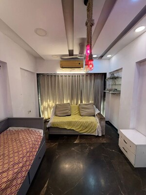 Room in 2 BHK Apartment at Andheri West – for Rent