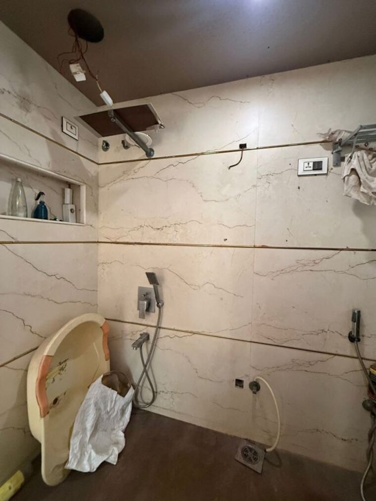 Bathroom, andheri west 2 Bedroom 700 Sq.Ft. Apartment In Andheri West Mumbai 10308965