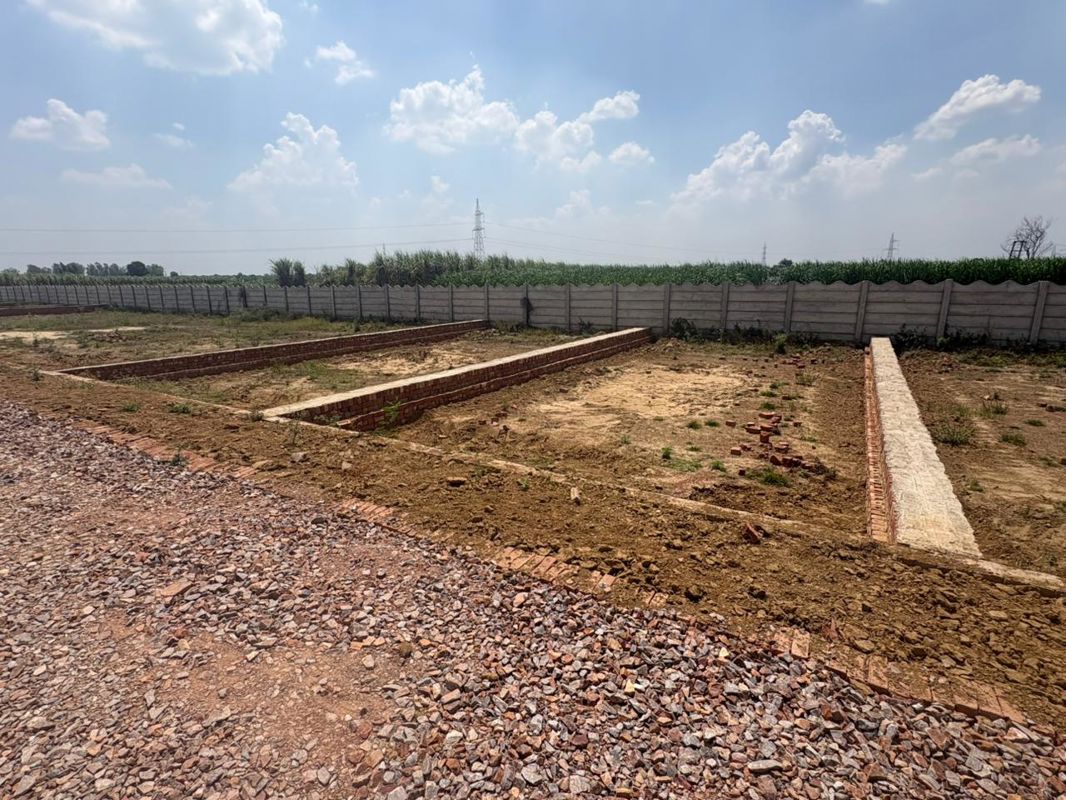 Plot For Sale in Sector 13