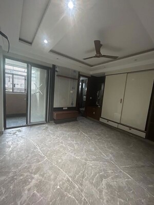 Room in 3 BHK Builder Floor at Rajouri Garden – for Rent