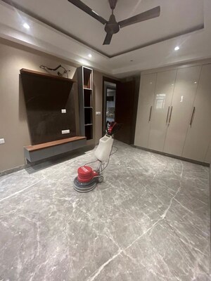 Parking in 3 BHK Builder Floor at Rajouri Garden – for Rent