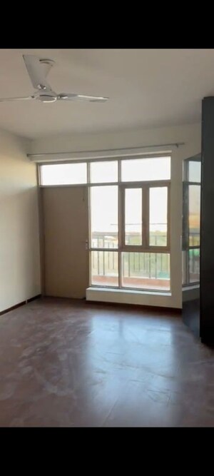 Room in 2.5 BHK Apartment at The Center Court, Sector 88a – for Rent