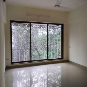 2 BHK Apartment For Rent in Juhu Natraj CHS, Vile Parle West