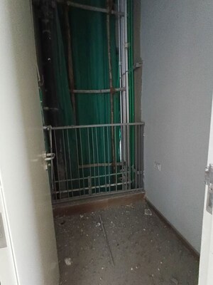 Staircase in 3 BHK Apartment at Kalpataru Immensa, Kolshet Road – for Rent