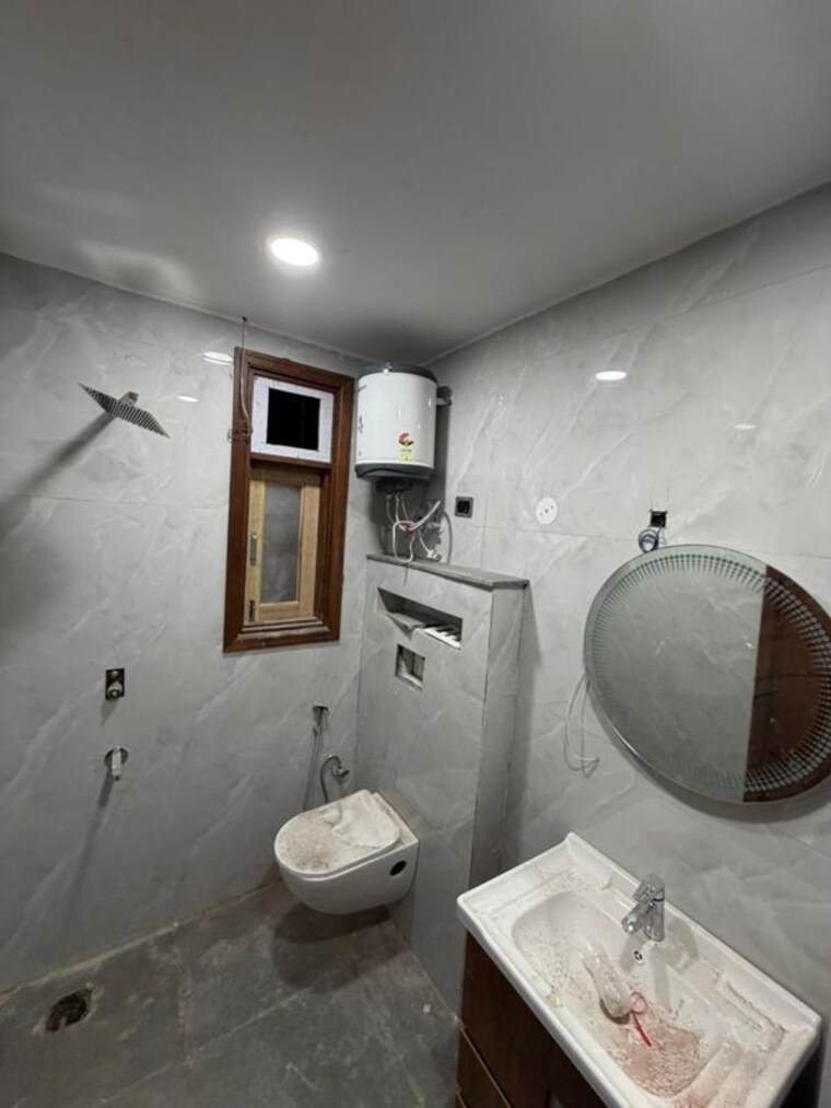 Bathroom, chattarpur 3 Bedroom 6000 Sq.Ft. Apartment In Chattarpur Delhi 10309137