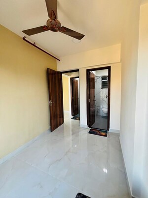 Room in 1 BHK Apartment at Sitesh Pearl Heights, Parel – for Rent