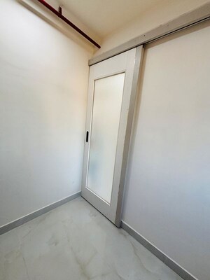 Room in 1 BHK Apartment at Sitesh Pearl Heights, Parel – for Rent