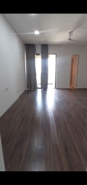 Room in 4 BHK Apartment at Panchshil One North, Magarpatta City – for Sale