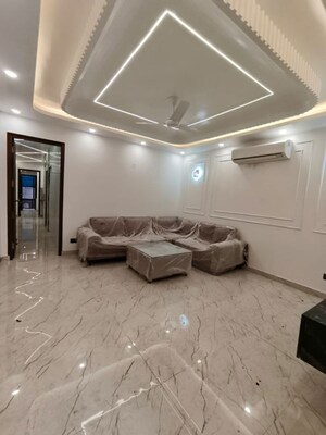 Parking in 2 BHK Builder Floor at Saket – for Rent