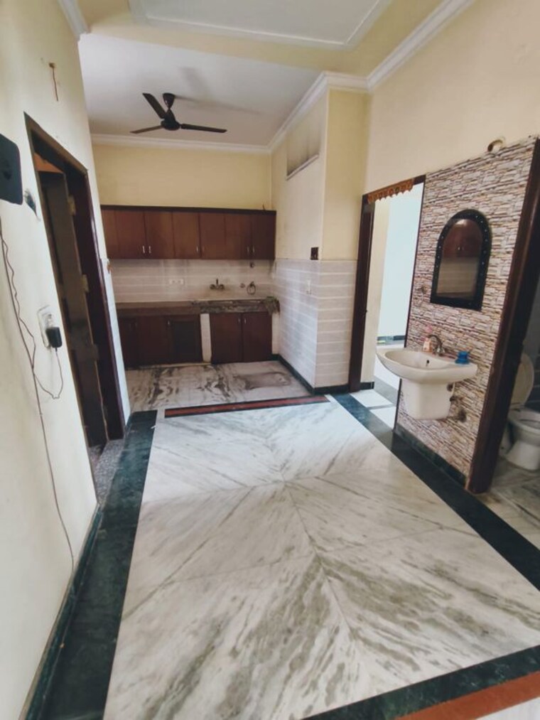 Bedroom, new palam vihar 5 Bedroom 173 Sq.Yd. Independent House In New Palam Vihar Gurgaon 10309188