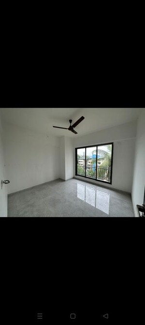 Room in 3 BHK Apartment at Suyog CHS Naupada, Naupada – for Rent