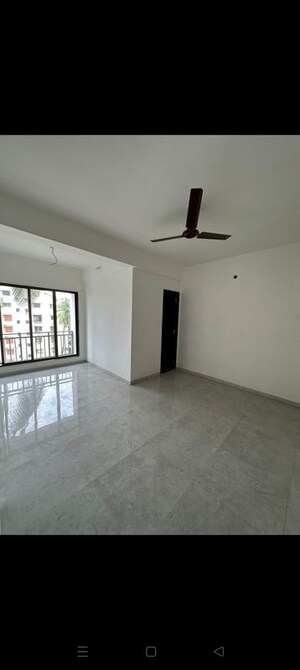 Room in 3 BHK Apartment at Suyog CHS Naupada, Naupada – for Rent