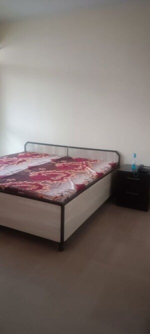 Bedroom in 3.5 BHK Apartment at Gaur City 6th Avenue, Sector 4 Greater Noida – for Rent