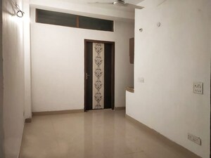 Room in 1 BHK Builder Floor at Saket – for Rent